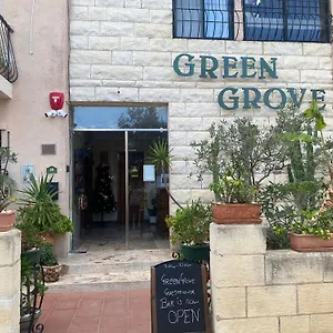Grove Πανσιόν Saint Julian's