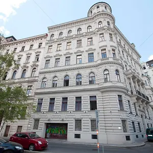K+t Boardinghouse Πανσιόν